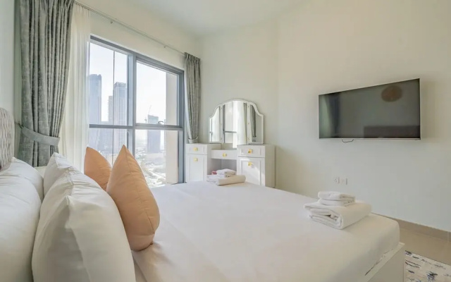 Glamorous Apartment Facing Burj Khalifa