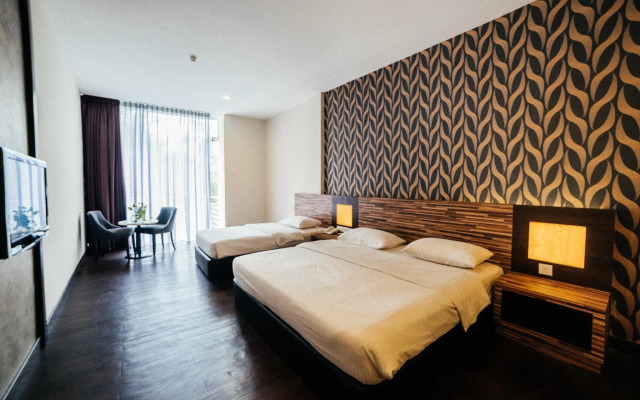 WaterFront Boutique Hotel