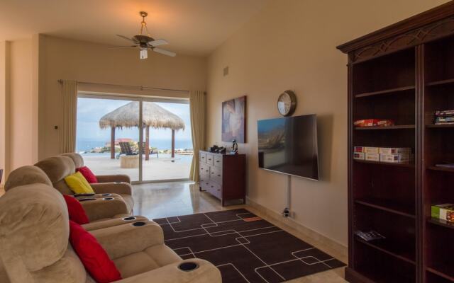 Spacious 5 BR W/amazing Ocean View at Villa del Mar