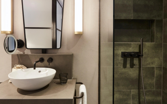 Hotel Indigo London - 1 Leicester Square by IHG