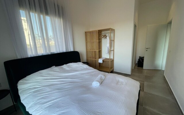 Deluxe Apartment with Private GardenArea