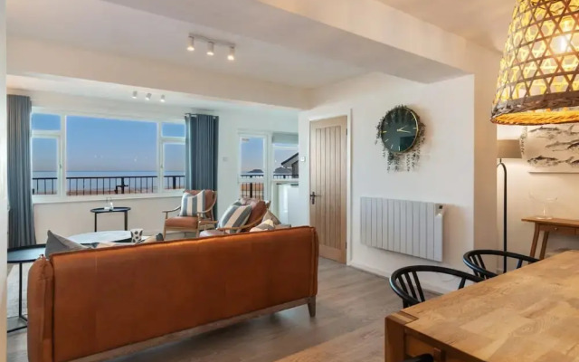 Sea View Apartment - Sea Front Apartment With Views