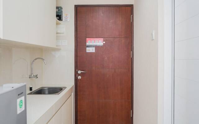 Minimalist and Relaxing Studio Apartment at Springwood Residence