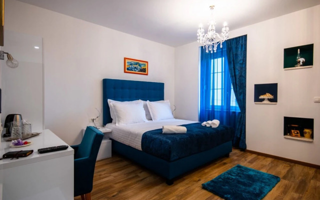Center Luxury Rooms 3