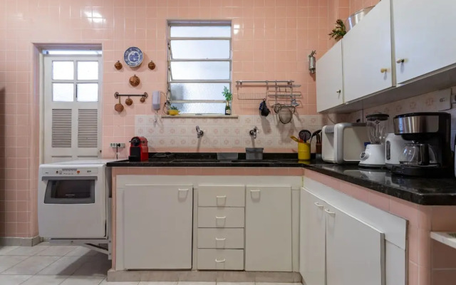 7 Minutes From Ipanema Beach Bt302