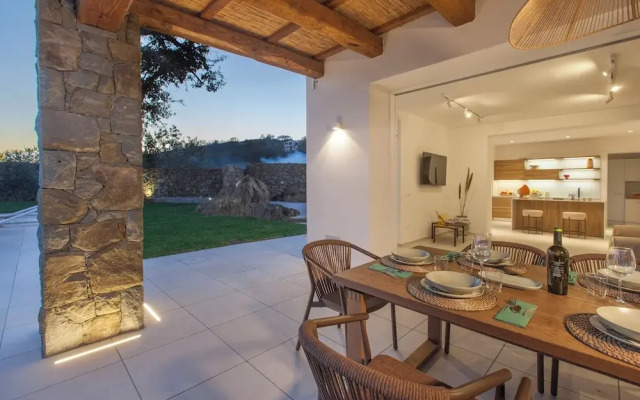 Design Villa With Infinity Pool & Li Galli View