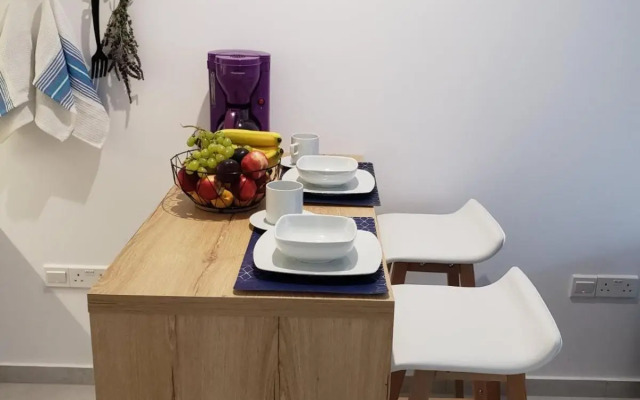 Modern & Cozy Studio w/ Backyard Near City Center