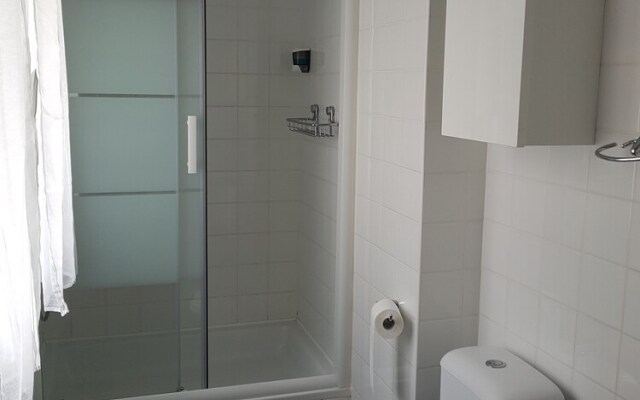 A L'ombre Du Clocher