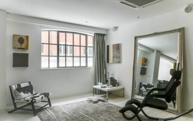 Luxury 2-bed, 2-bath Loft-style Flat in Covent Gdn