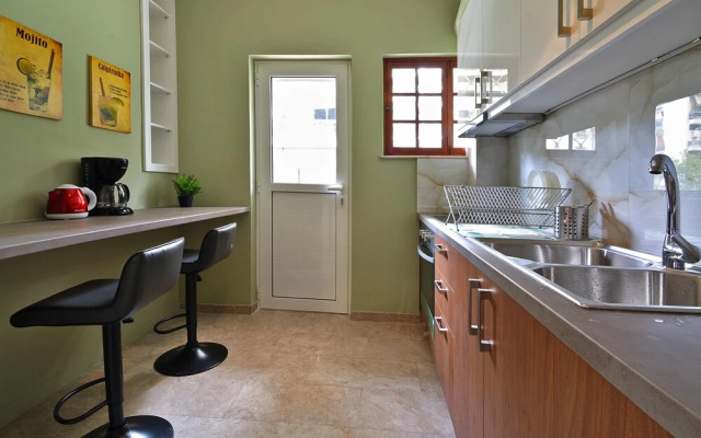"Rolls Royce" elegant flat in P.Faliro district
