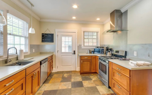 Stay & Play in Pensacola: Apartment Near Dtwn