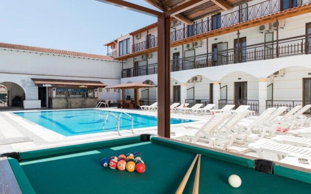 Lefkimi Hotel