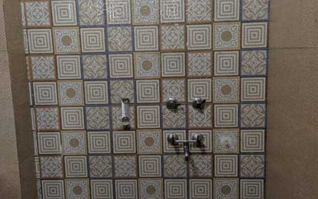 ADB Rooms Hotel Toravio
