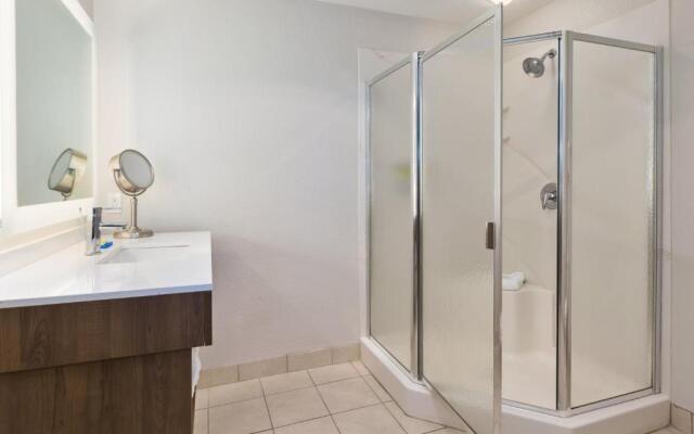 Holiday Inn Express & Suites Petoskey by IHG