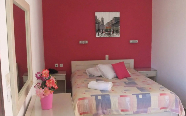 Byron Hotel