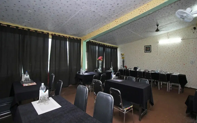 OYO Flagship 5175 Hotel Rama Blue Point