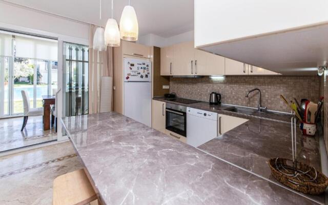 Luxury Villa With Shared Pool in Bodrum Ortakent