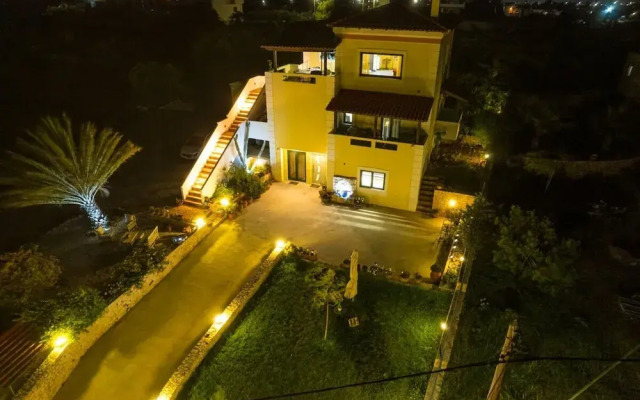 Villa Aitheras With sea Views and Garden