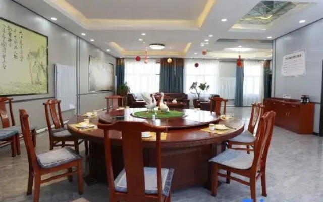 Longsheng Hotel