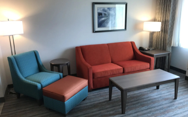 Holiday Inn & Suites Denver Tech Center-Centennial by IHG