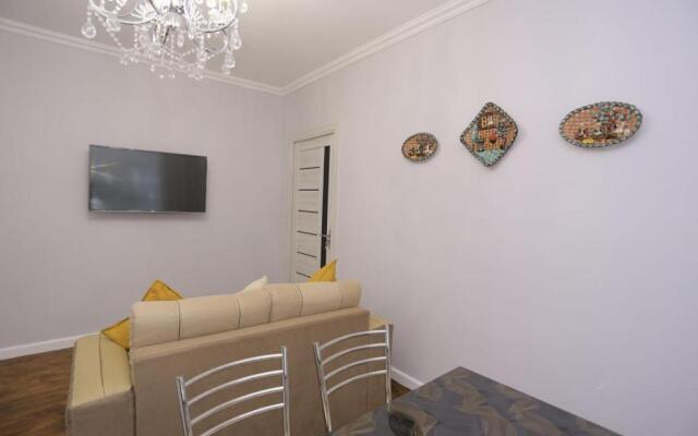 Luxury 2 bedrooms apartment walking distance from Gur-Emir