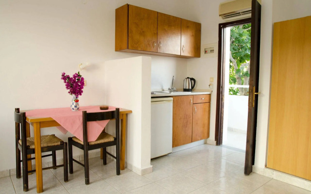 Gnest Apartments