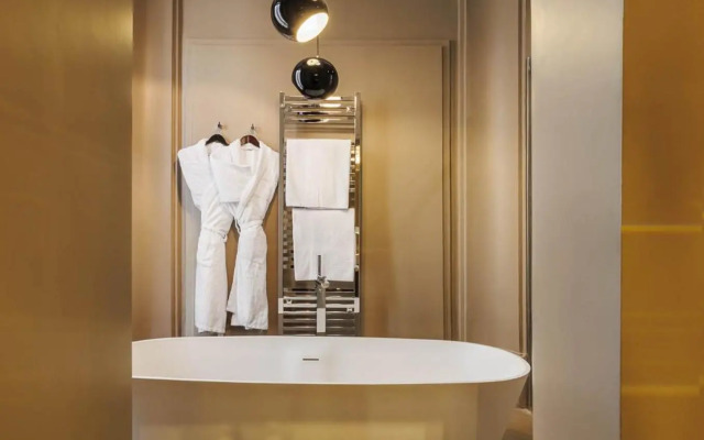 DOM Hotel
