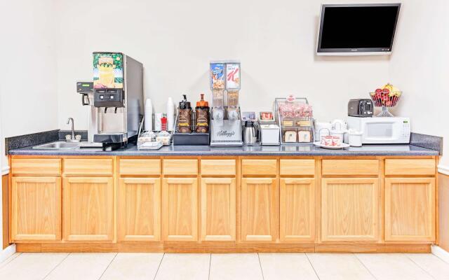 Super 8 by Wyndham Carrollton GA