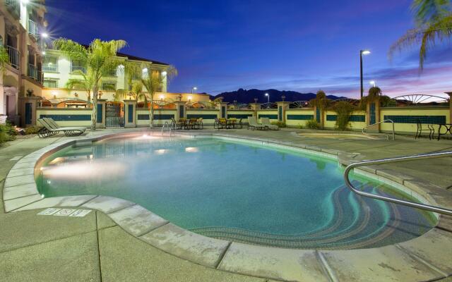 Holiday Inn Express & Suites Tucson Mall, an IHG Hotel