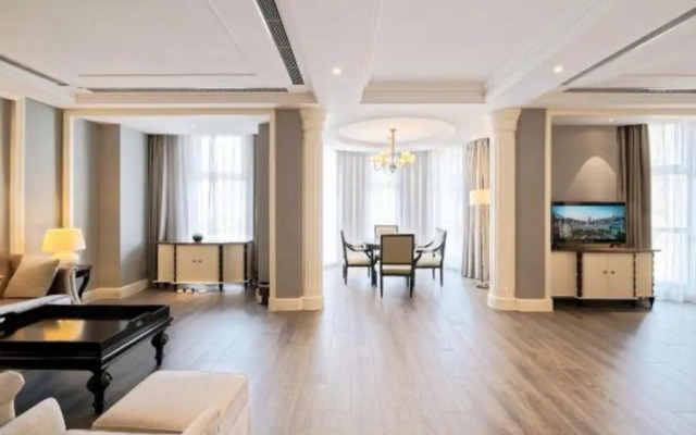 Yin Run Jin Jiang Castle Hotel
