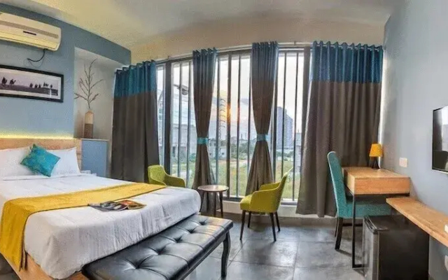 Aura Corporate Suites