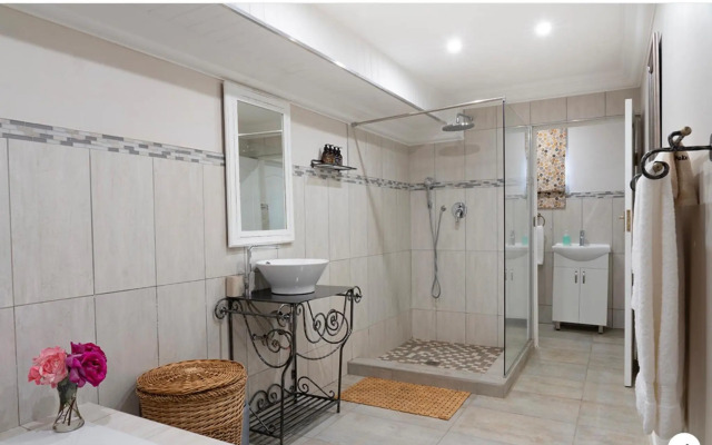 Rueby’s Apartment 101