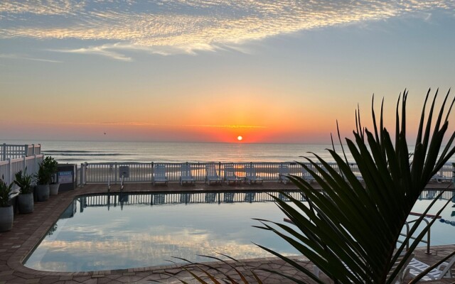 Boardwalk Inn and Suites