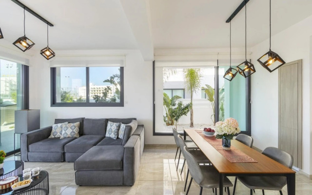 Pernera Beach Villa in Protaras