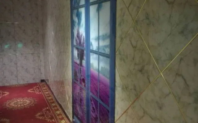 Huangping Jinghong Business Hotel