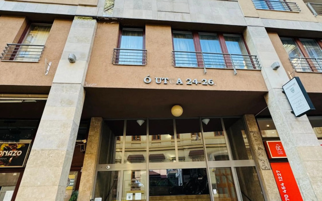 Nice studio for 4 persons, behind Opera house!