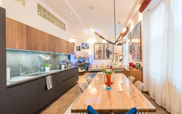 Venus Apartments - The Actor´s Den