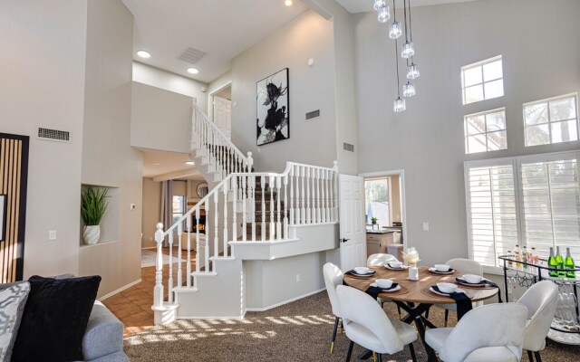 73rd Glendale 4 Bedroom Home by RedAwning