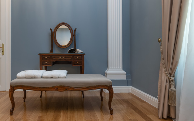 Noble Suites