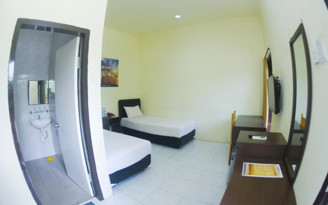 Mahkota Hotel Genteng