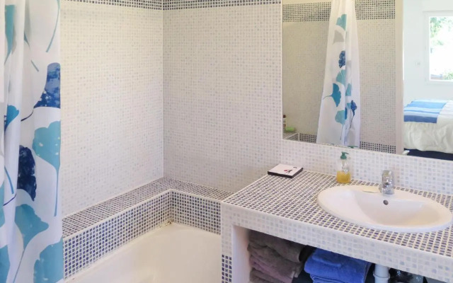 Holiday Home Les Acacias - MVT245