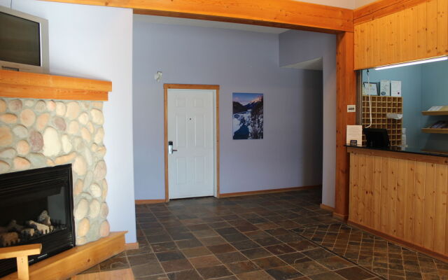 Golden Village Lodge