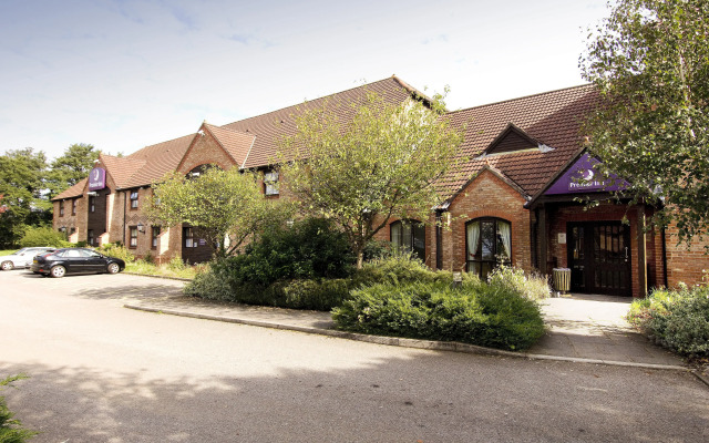 Premier Inn Bridgend - M4 J35