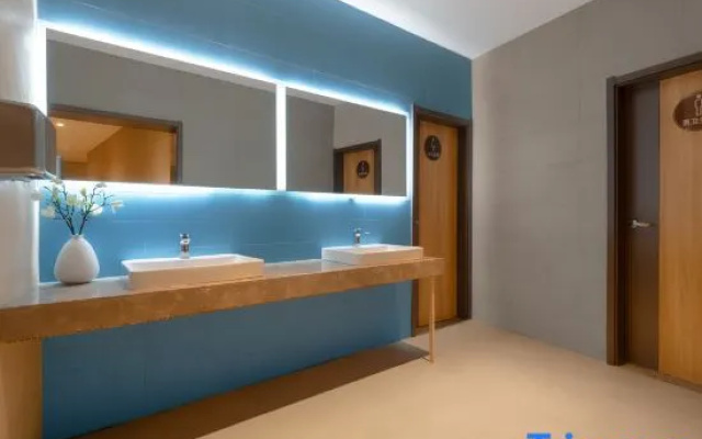 Mengyin Yipin Business Hotel