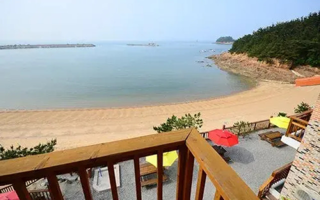 Mongsanpo Sound of Sea Wave Pension