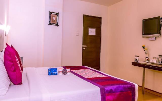 OYO 2653 The Orange Hotel
