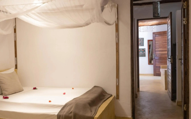 Raha Lodge