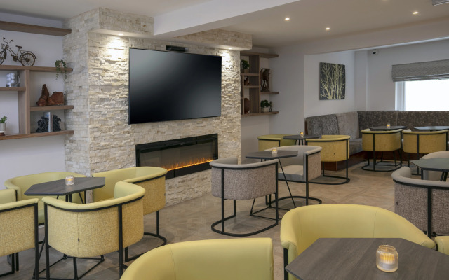 Best Western Premier Heronston Hotel & Spa