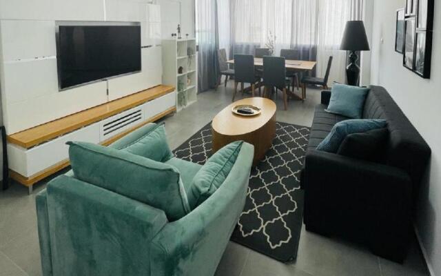 Beautiful apartment on the beach in Bat yam