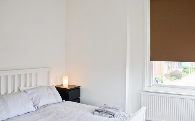 Corner House Apartment